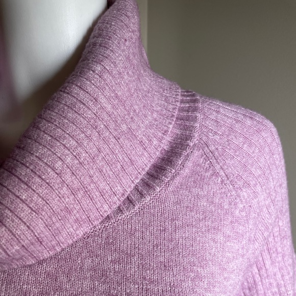 Lilac Anthropology turtleneck sweater - Picture 4 of 7